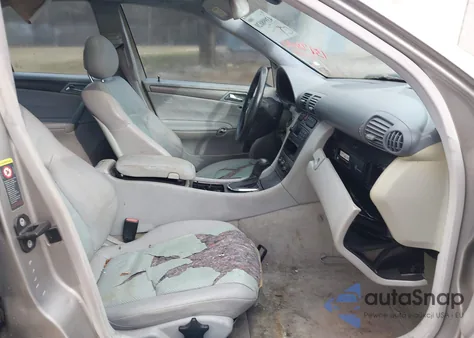 2004 Mercedes-Benz C 230 Kompressor Sport/Sport из США, поврежденный, VIN WDBRF40J94A648506